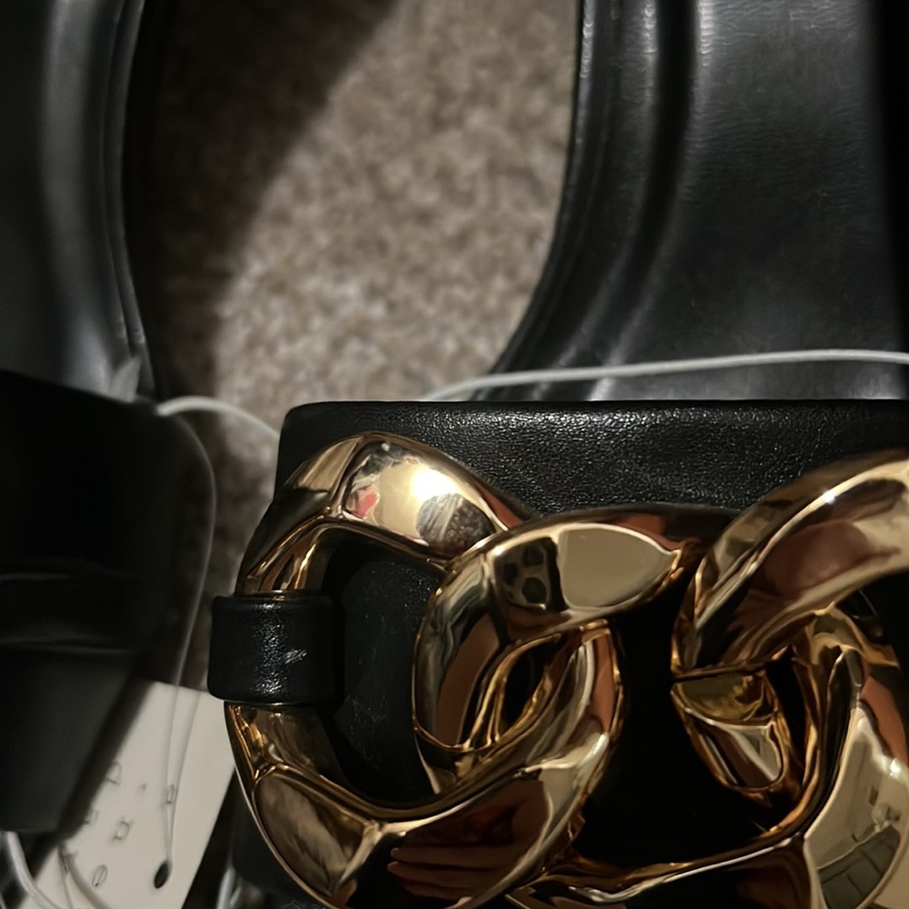 Chain Heels - Picture 10 of 10